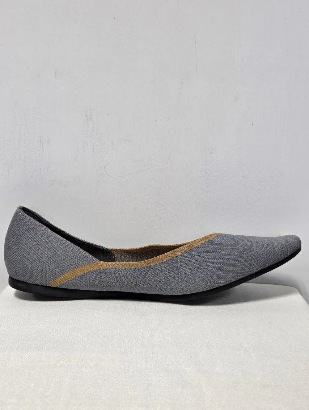 VIVAIA Vienna 2.0 Pointed Toe V-Cut Flats Sandy Blue US 11/11.5 EU 42